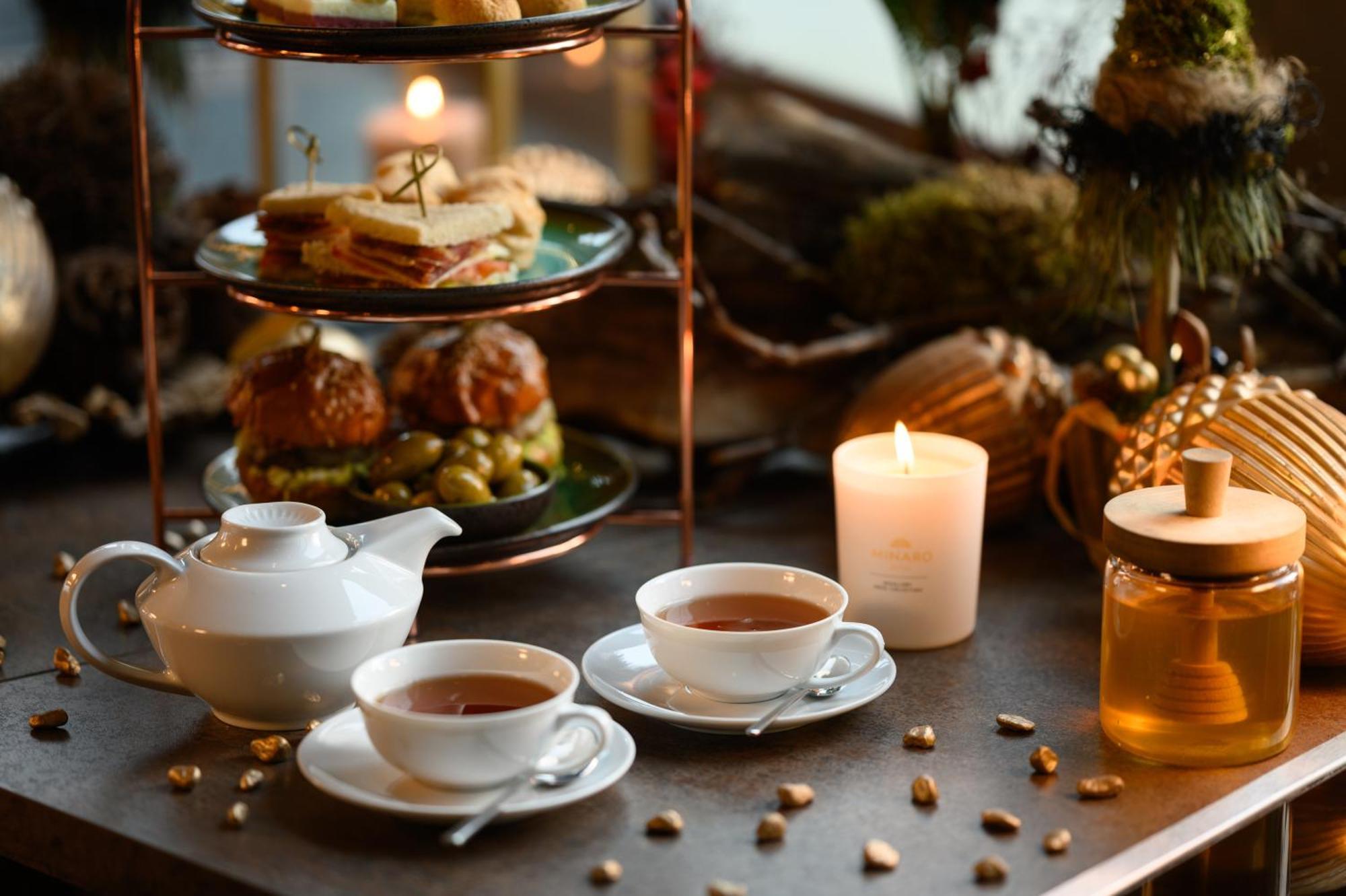 Minaro Hotel Tokaj - Mgallery Collection (Adults Only) Exterior foto Afternoon tea at the Mandarin Oriental, London